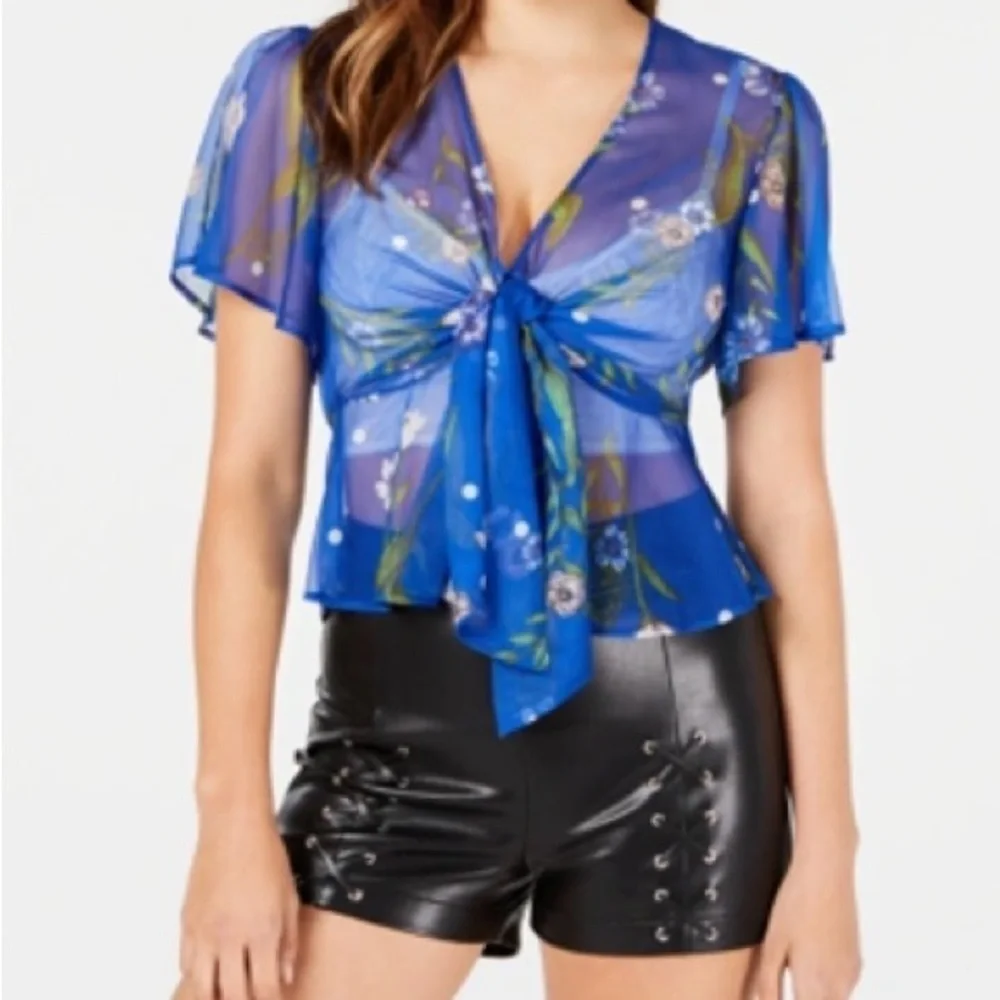 Guess Short Sleeve Maria Top Sheer coverup floral blue
Size S - Picture 2 of 8